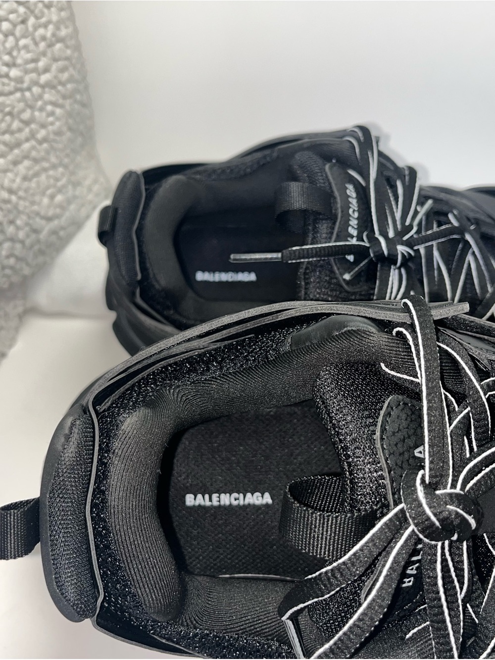 Balenciaga Black Chunky Track Runner Sneakers - Picture 5 of 10